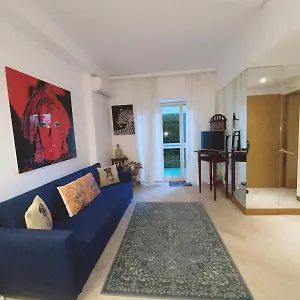 Apartmán In Mc Center, 5min Walk To Casino & The Port And 1min From Underground Train Station, Monte Carlo